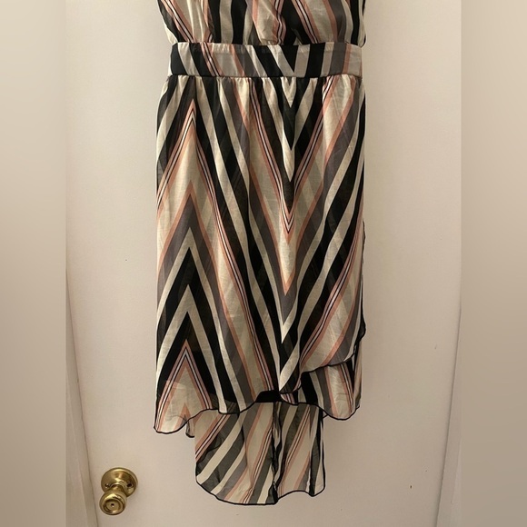 UK2LA Black, cream and blush Design open back Dress Size Small - Picture 6 of 9